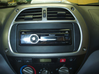   Pioneer DEH-5000UB  Toyota RAV 4